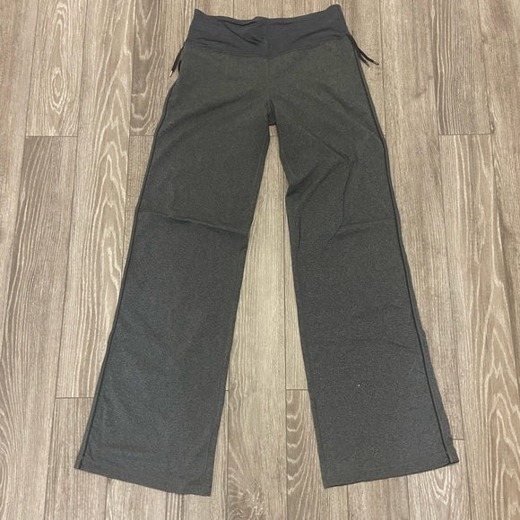 Lululemon pants 10 tall - Picture 1 of 3